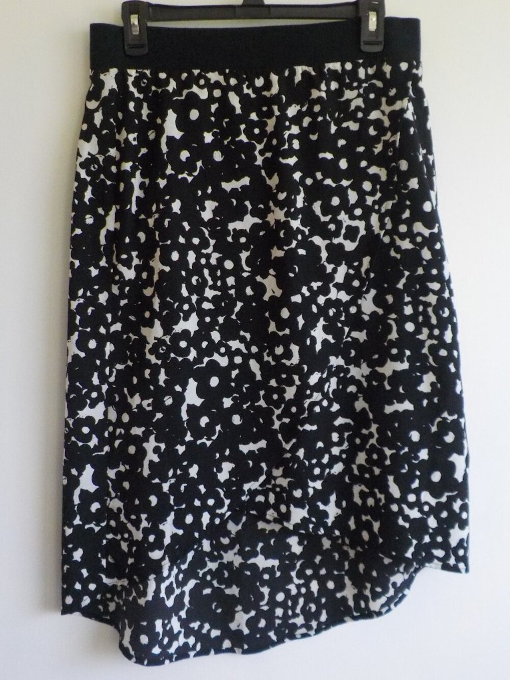 cabi Skirt - Medium - Elastic Waist Black White Crossover Lined (890)
